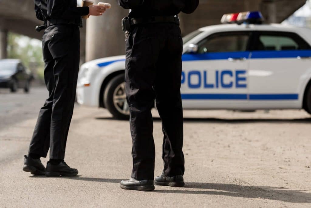 how to become an ips officer