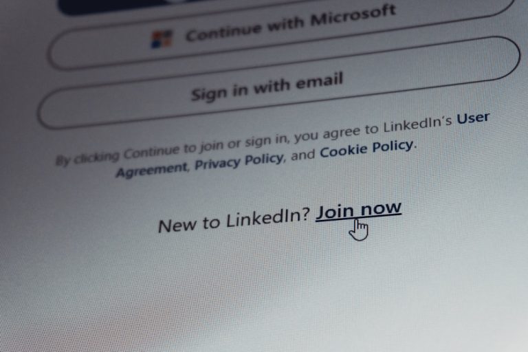 How to Close a Microsoft Account Safely (StepbyStep) » Career Flyes
